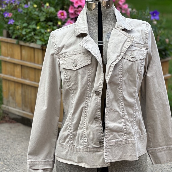 Women’s tan/beige light jacket. XL “denim like”. BLUE HOUSE brand. $14 - Picture 6 of 8